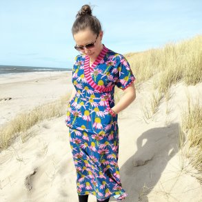 Kimono-kjole med purpusolhat