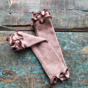 Pulsvarmere i beige med brune syninger